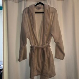 White bathrobe *no tie